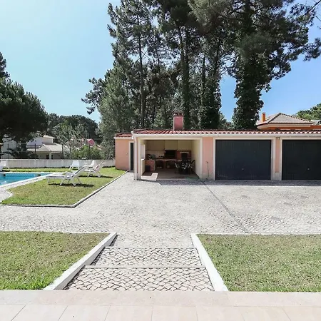 Villa Caparica Beach By Homing Carcereiro